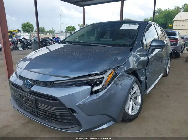 JTDBCMFE8R3038047 2024 TOYOTA COROLLA - Image 2