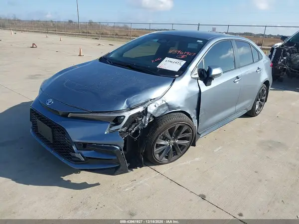 JTDBCMFE8R3041238 2024 TOYOTA COROLLA - Image 2