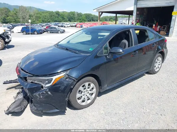 JTDBCMFE8R3050215 2024 TOYOTA COROLLA - Image 2