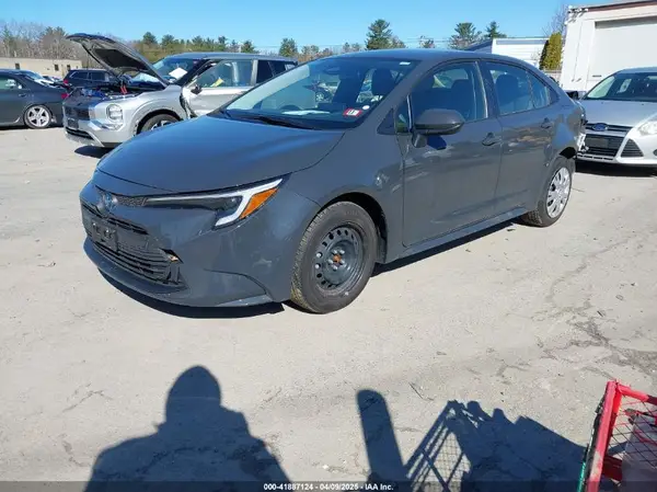 JTDBCMFE8R3058315 2024 TOYOTA COROLLA - Image 2