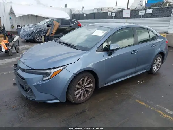 JTDBCMFE8R3061456 2024 TOYOTA COROLLA - Image 2