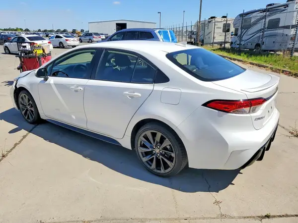 JTDBCMFE8R3066883 2024 TOYOTA COROLLA - Image 2