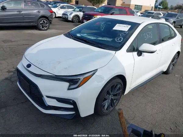 JTDBCMFE8S3074956 2025 TOYOTA COROLLA - Image 2