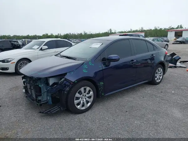 JTDBCMFE8S3082247 2025 TOYOTA COROLLA - Image 2