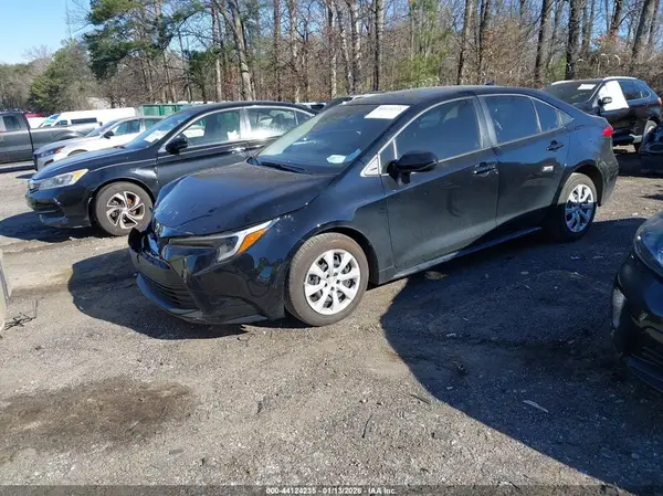JTDBCMFE8S3085455 2025 TOYOTA COROLLA - Image 2