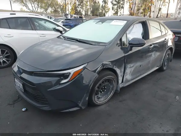 JTDBCMFE8S3086508 2025 TOYOTA COROLLA - Image 2
