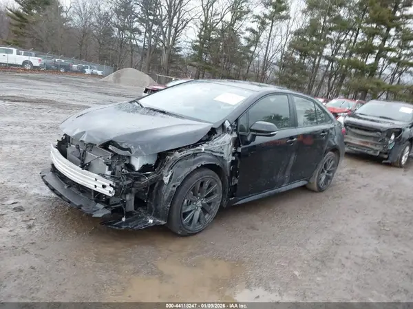 JTDBCMFE8S3099596 2025 TOYOTA COROLLA - Image 2