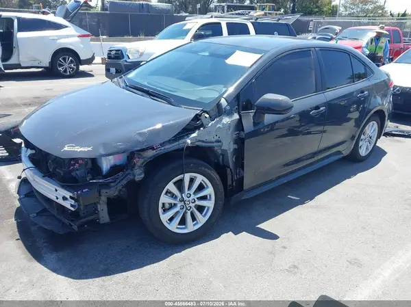 JTDBCMFE8S3099677 2025 TOYOTA COROLLA - Image 2
