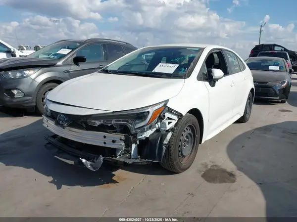 JTDBCMFE8SJ039197 2025 TOYOTA COROLLA - Image 2