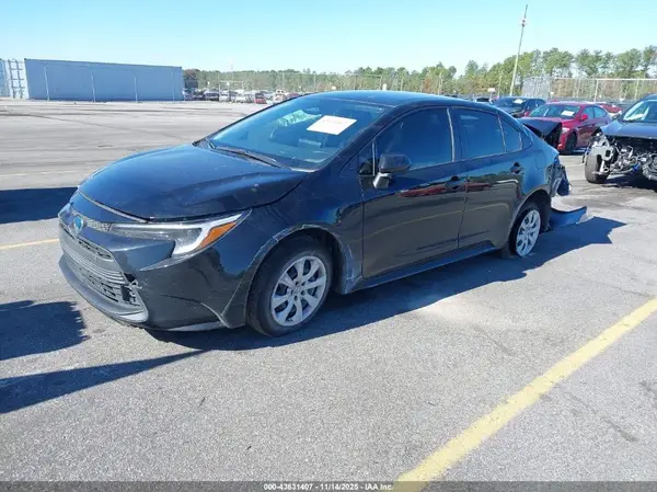 JTDBCMFE8SJ042715 2025 TOYOTA COROLLA - Image 2