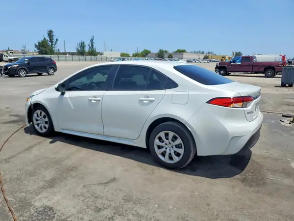 JTDBCMFE8T3129827 2026 TOYOTA COROLLA - Image 2