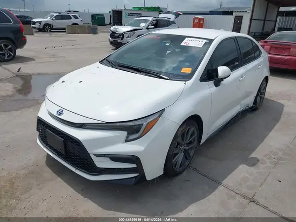 JTDBCMFE9R3032290 2024 TOYOTA COROLLA - Image 2