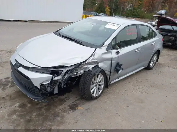 JTDBCMFE9R3038459 2024 TOYOTA COROLLA - Image 2
