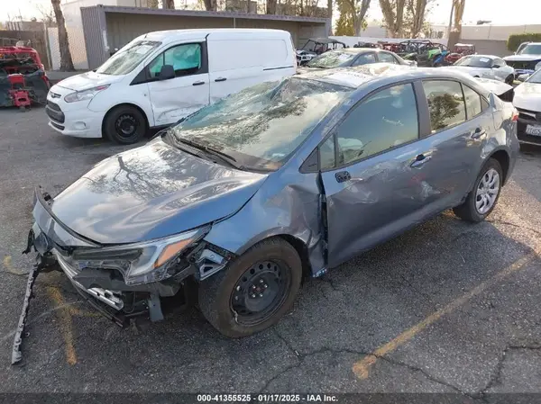 JTDBCMFE9R3038865 2024 TOYOTA COROLLA - Image 2