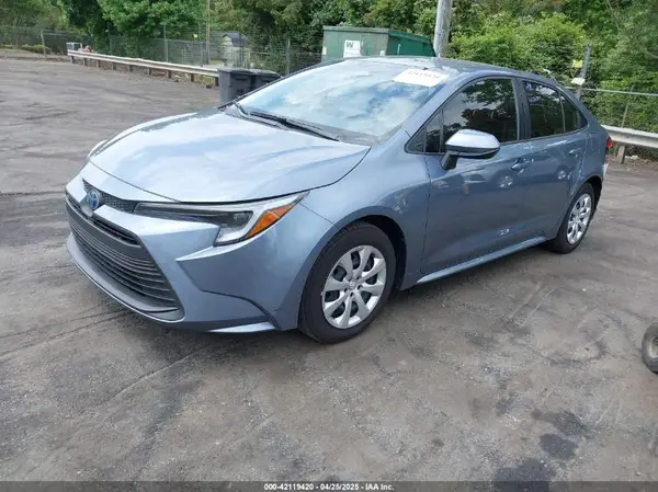 JTDBCMFE9R3038932 2024 TOYOTA COROLLA - Image 2