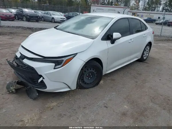 JTDBCMFE9R3043354 2024 TOYOTA COROLLA - Image 2