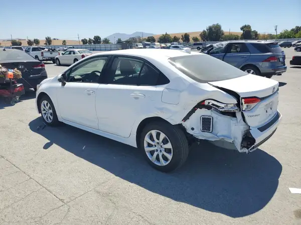 JTDBCMFE9R3045914 2024 TOYOTA COROLLA - Image 2