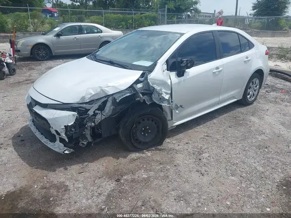 JTDBCMFE9R3051518 2024 TOYOTA COROLLA - Image 2