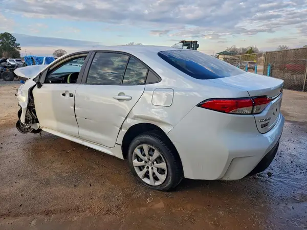 JTDBCMFE9R3053334 2024 TOYOTA COROLLA - Image 2