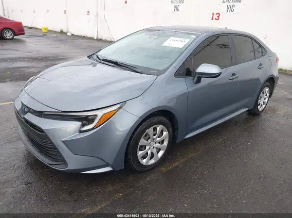 JTDBCMFE9R3054399 2024 TOYOTA COROLLA - Image 2