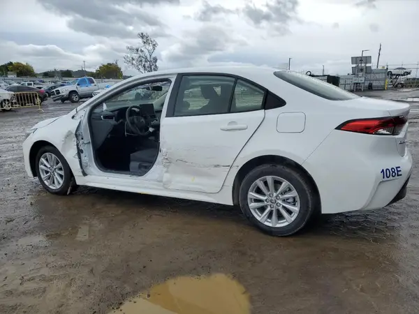 JTDBCMFE9R3055522 2024 TOYOTA COROLLA - Image 2