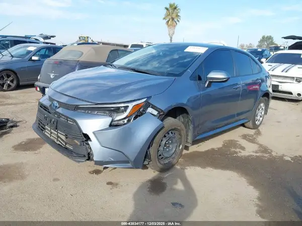 JTDBCMFE9R3057139 2024 TOYOTA COROLLA - Image 2