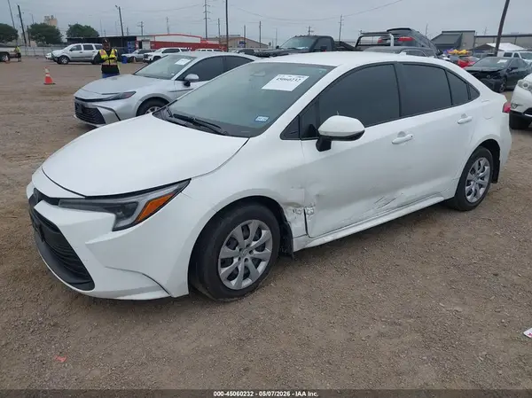 JTDBCMFE9R3058131 2024 TOYOTA COROLLA - Image 2