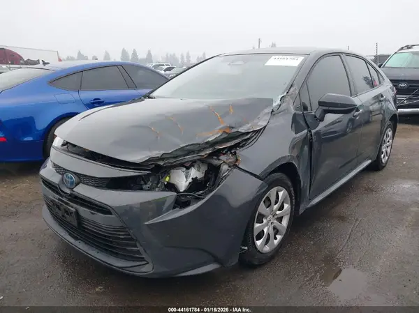 JTDBCMFE9R3060705 2024 TOYOTA COROLLA - Image 2