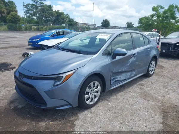 JTDBCMFE9R3063040 2024 TOYOTA COROLLA - Image 2