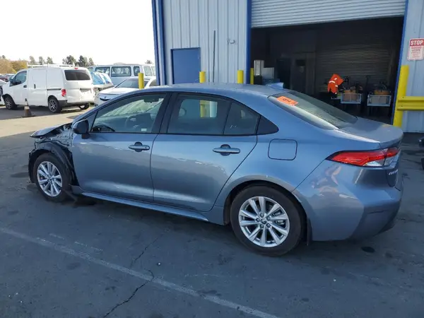 JTDBCMFE9R3063958 2024 TOYOTA COROLLA - Image 2