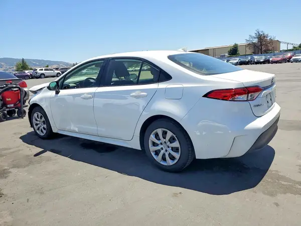 JTDBCMFE9R3066455 2024 TOYOTA COROLLA - Image 2