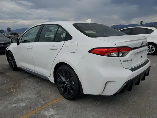 JTDBCMFE9R3067413 2024 TOYOTA COROLLA - Image 2