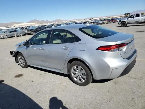 JTDBCMFE9R3067833 2024 TOYOTA COROLLA - Image 2