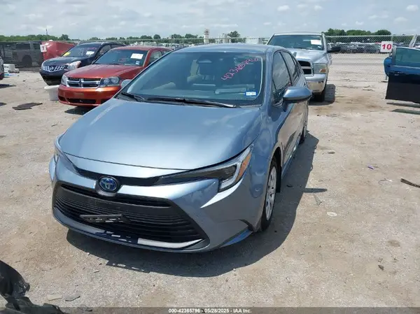 JTDBCMFE9S3080264 2025 TOYOTA COROLLA - Image 2