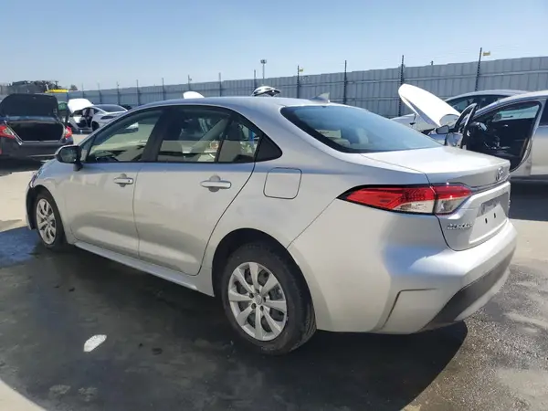 JTDBCMFE9S3080636 2025 TOYOTA COROLLA - Image 2