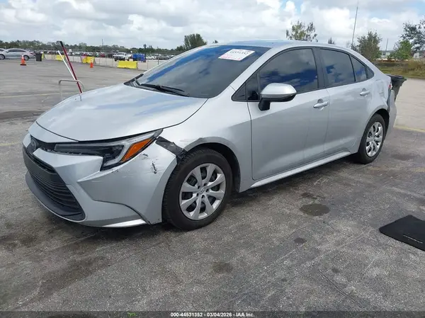 JTDBCMFE9S3095329 2025 TOYOTA COROLLA - Image 2