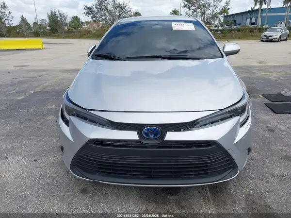 2025 TOYOTA COROLLA auction photo 6