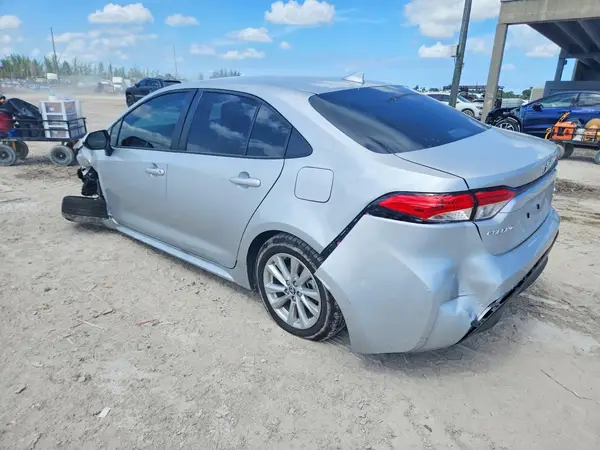 JTDBCMFE9T3138231 2026 TOYOTA COROLLA - Image 2