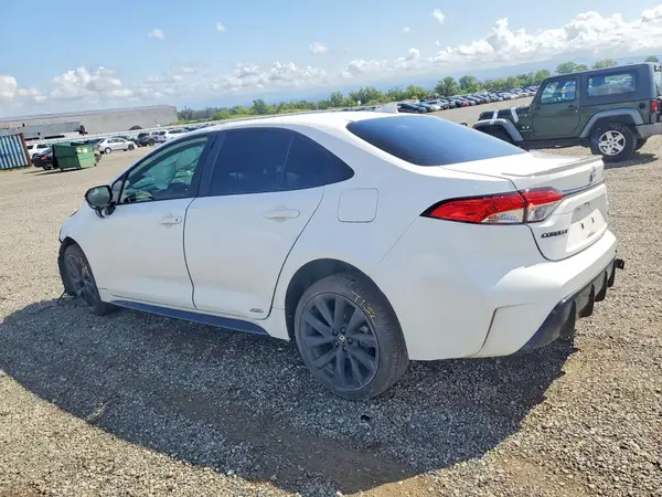 JTDBDMHE0PJ003618 2023 TOYOTA COROLLA - Image 2