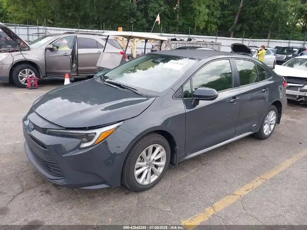 JTDBDMHE0S3018634 2025 TOYOTA COROLLA - Image 2