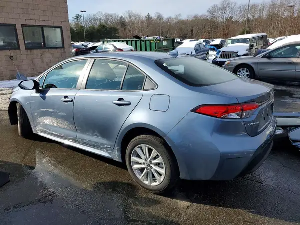 JTDBDMHE0T3029375 2026 TOYOTA COROLLA - Image 2
