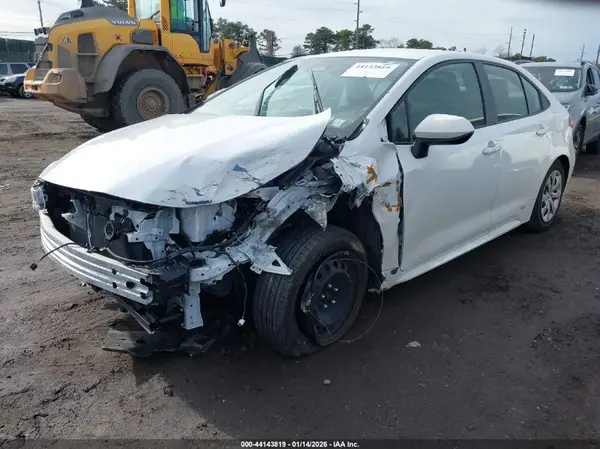 JTDBDMHE3R3009341 2024 TOYOTA COROLLA - Image 2