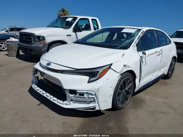 JTDBDMHE3SJ014122 2025 TOYOTA COROLLA - Image 2