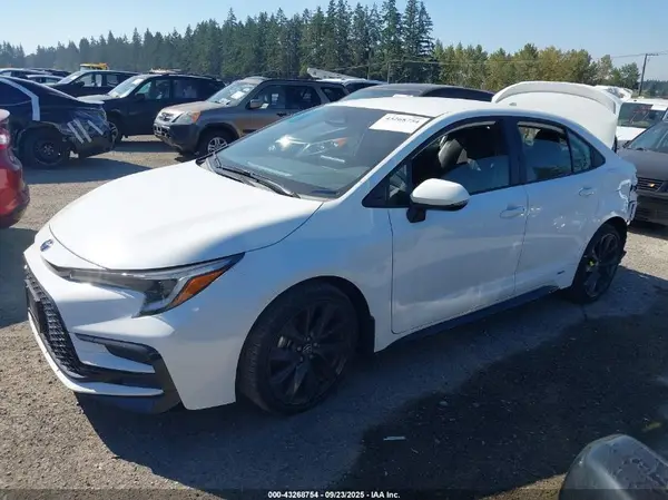JTDBDMHE4R3008635 2024 TOYOTA COROLLA - Image 2