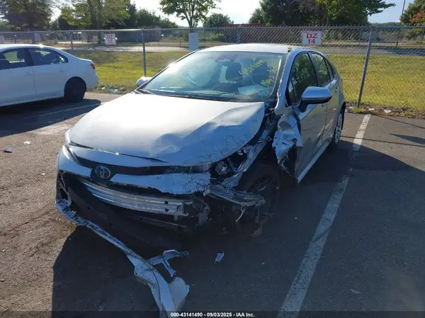 JTDBDMHE5R3014671 2024 TOYOTA COROLLA - Image 2