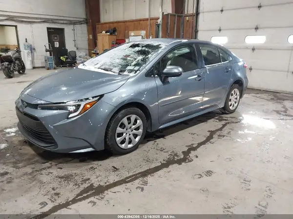 JTDBDMHE6PJ003915 2023 TOYOTA COROLLA - Image 2