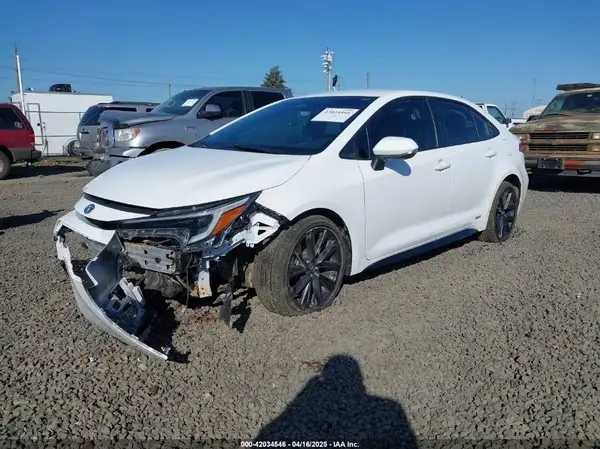 JTDBDMHE6R3011004 2024 TOYOTA COROLLA - Image 2