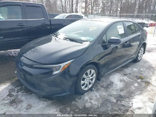 JTDBDMHE7P3004396 2023 TOYOTA COROLLA - Image 2