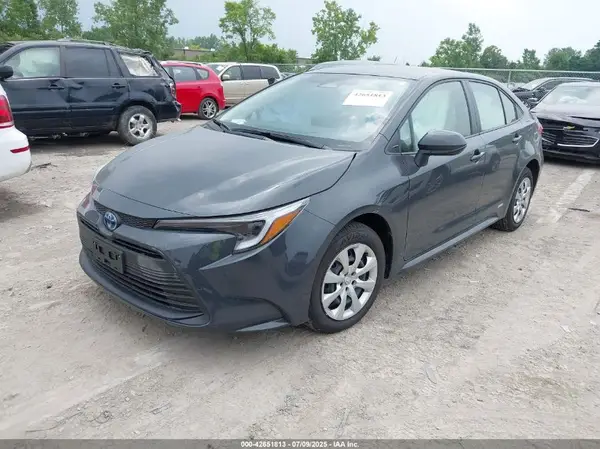 JTDBDMHE7S3018159 2025 TOYOTA COROLLA - Image 2