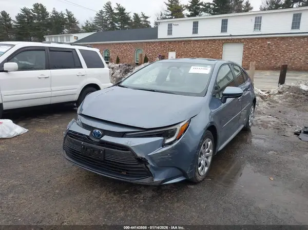 JTDBDMHE7S3021336 2025 TOYOTA COROLLA - Image 2